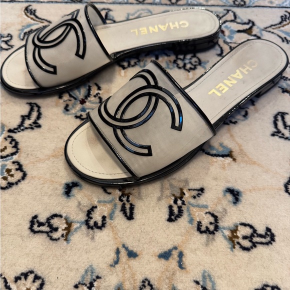 Chanel Logo mesh flats size 37 - Picture 3 of 5
